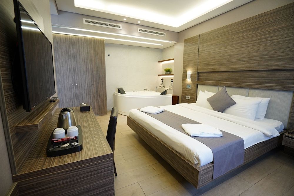 Heaven Prestige Hotel Executive Suite 2