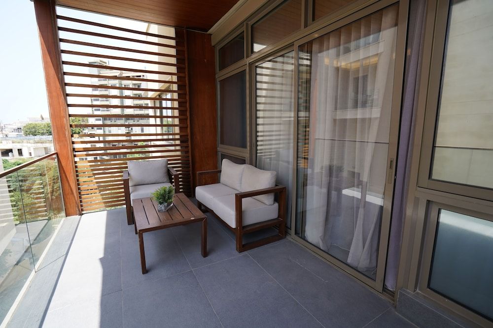 Heaven Prestige Hotel Executive Suite 8