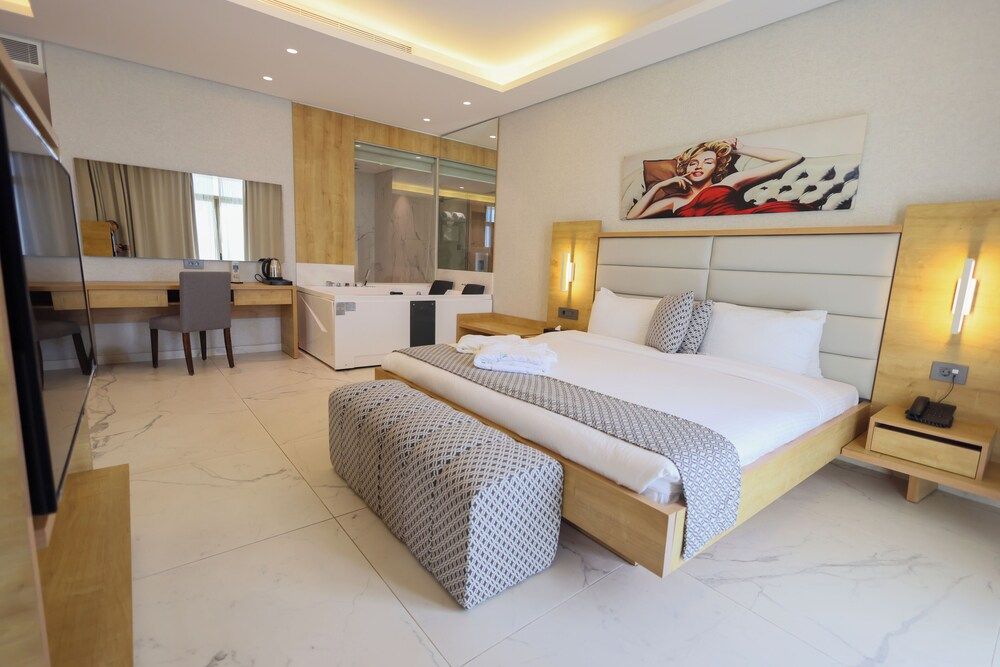 Heaven Prestige Hotel Premium Suite 6