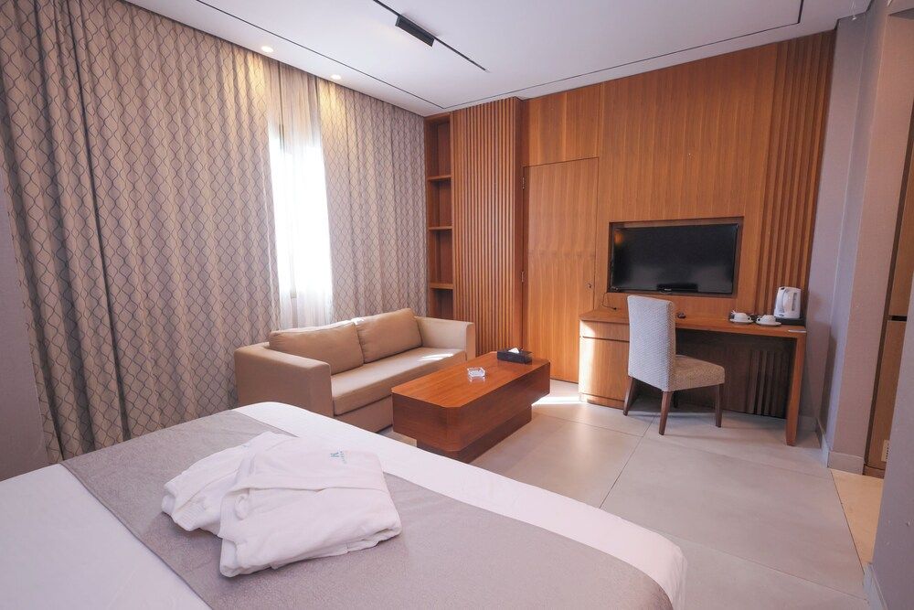 Heaven Prestige Hotel Standard Room 9