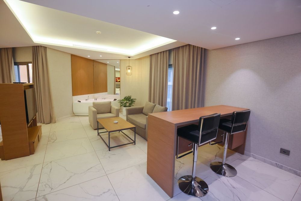 Heaven Prestige Hotel Premium Suite 12