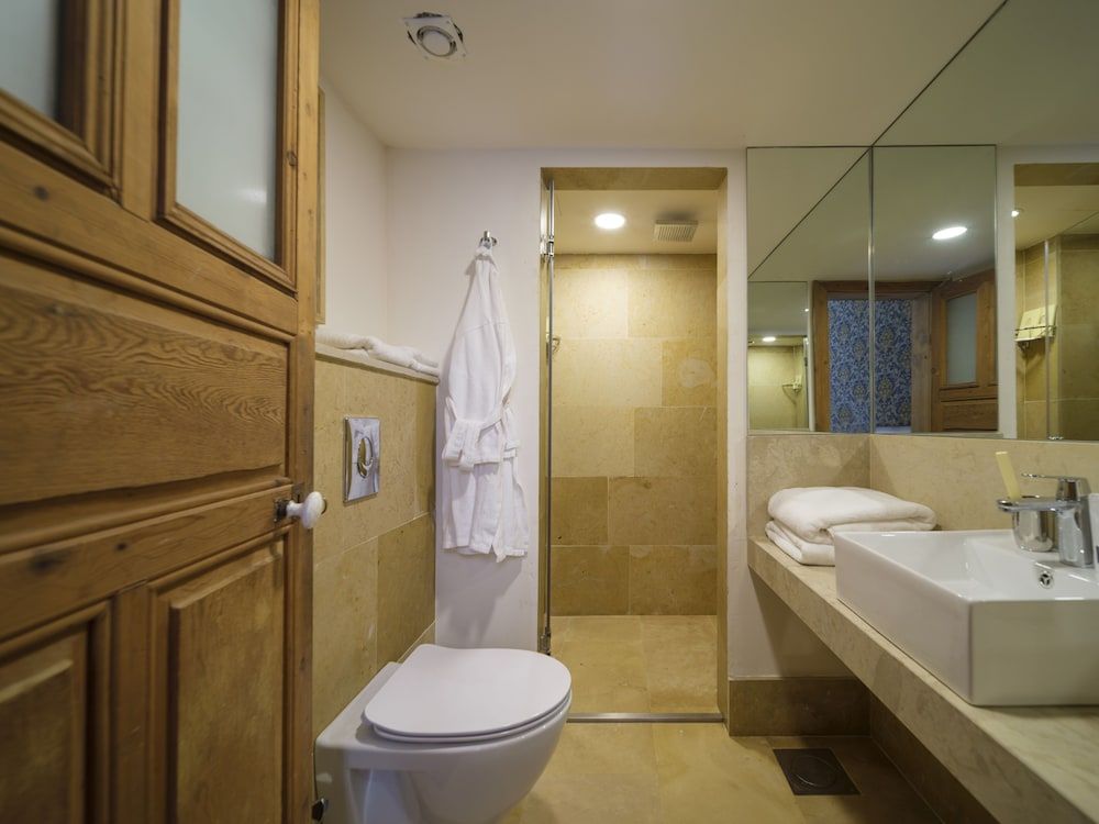 Arthaus Beirut Classic Room, 1 King Bed 6