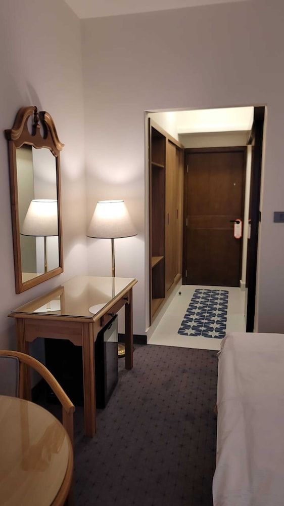 Hotel Napoleon Beirut Deluxe Double or Twin Room 8