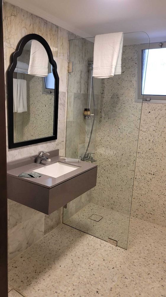 Hotel Napoleon Beirut Deluxe Double or Twin Room 10