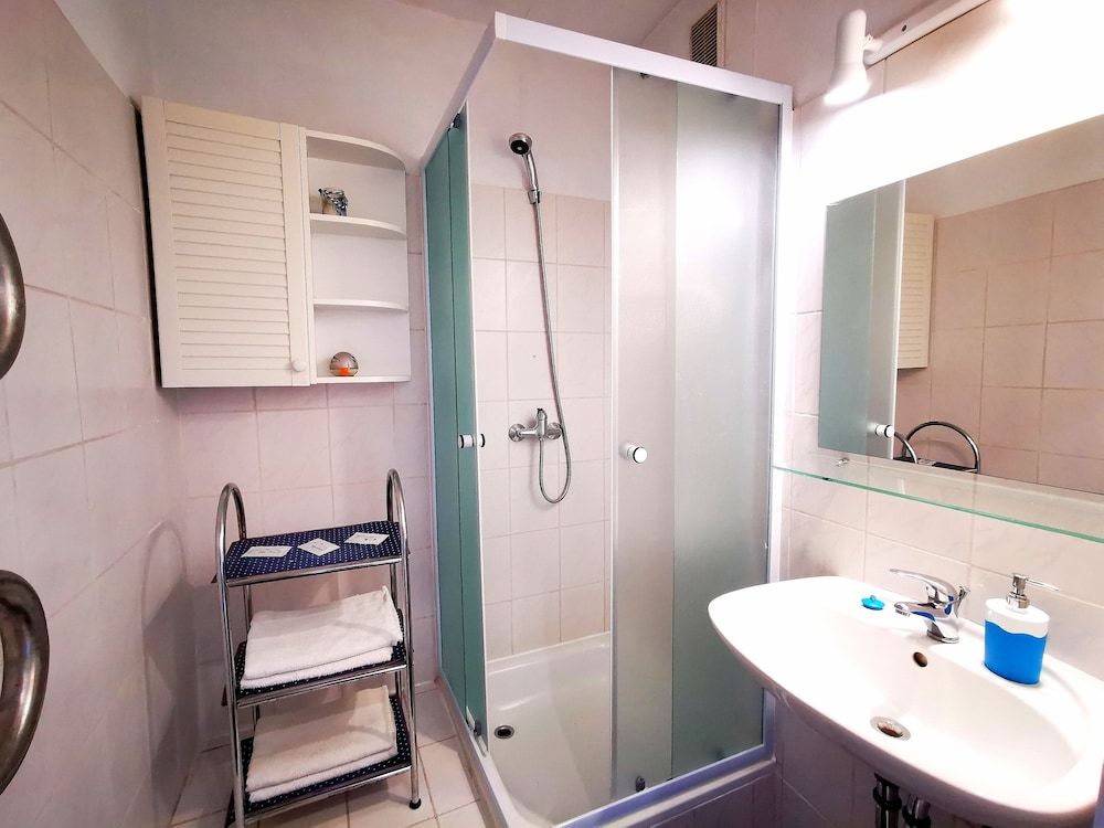 Meridian Apartments Meridian Apartment 14