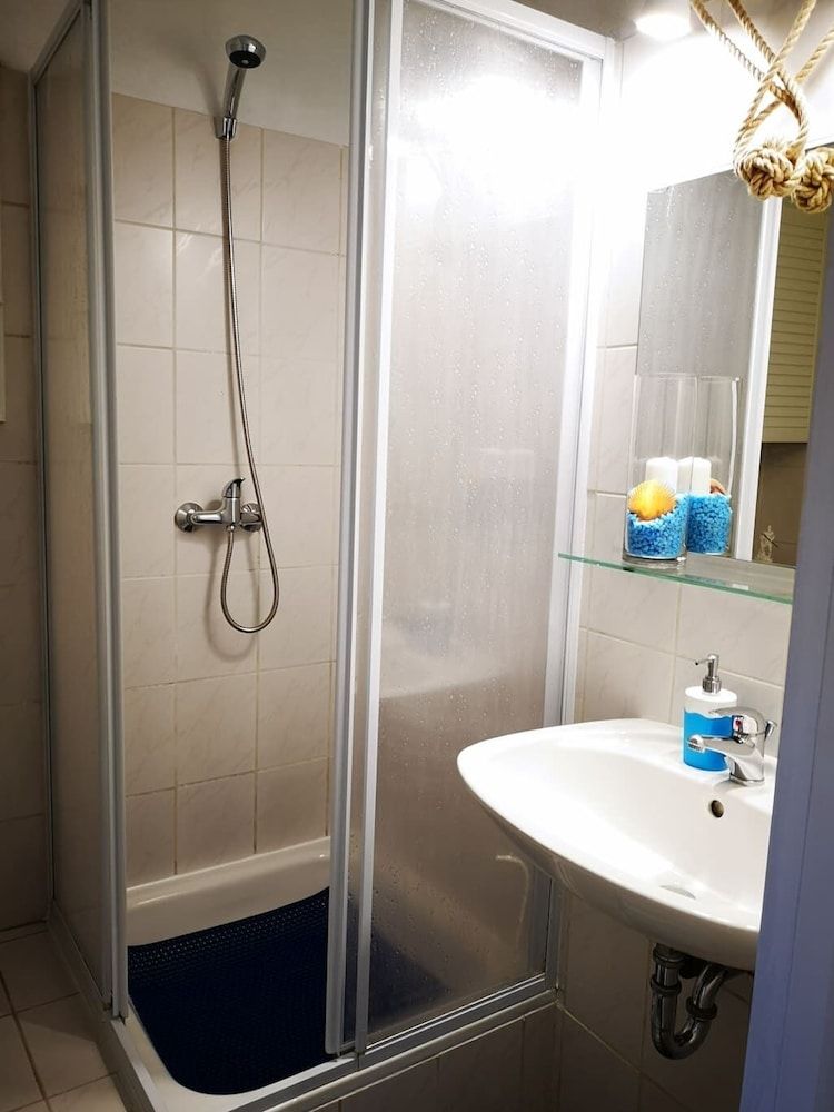 Meridian Apartments Meridian Apartment 16