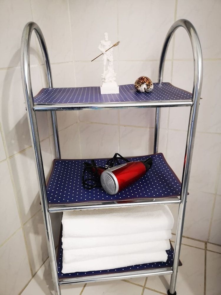 Meridian Apartments Meridian Apartment 12