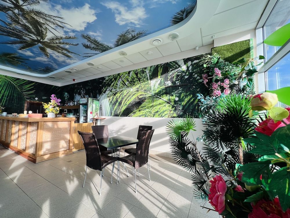 Pool Side Bar