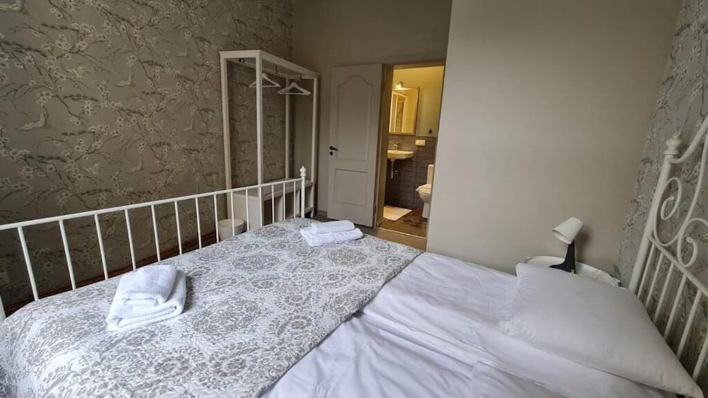 Blue Bird Hostel Basic Double Room 2