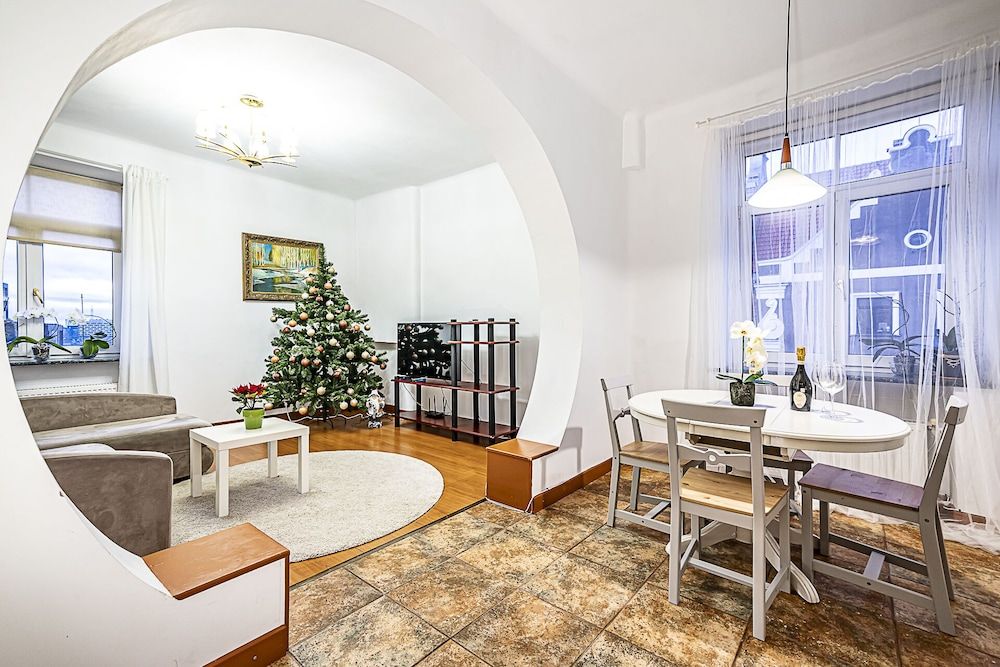 undefined WINWINSTAY Residence in Heart of Old Town 8