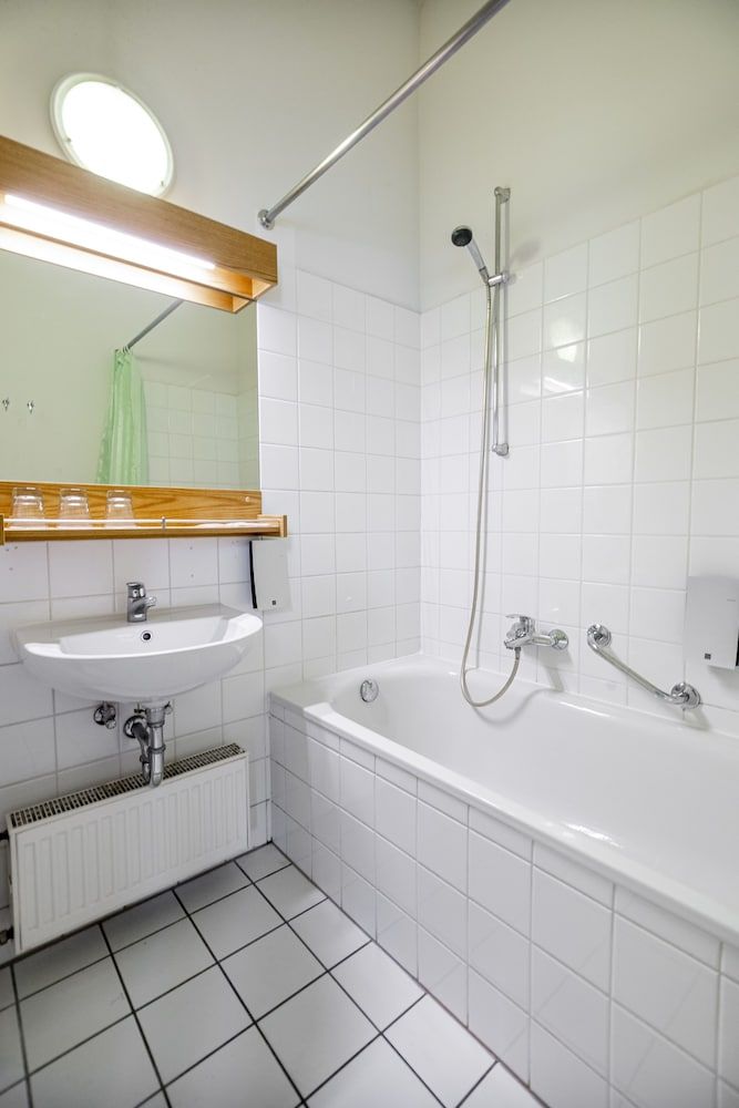 Rixwell Konventa Seta Standard Triple Room 7