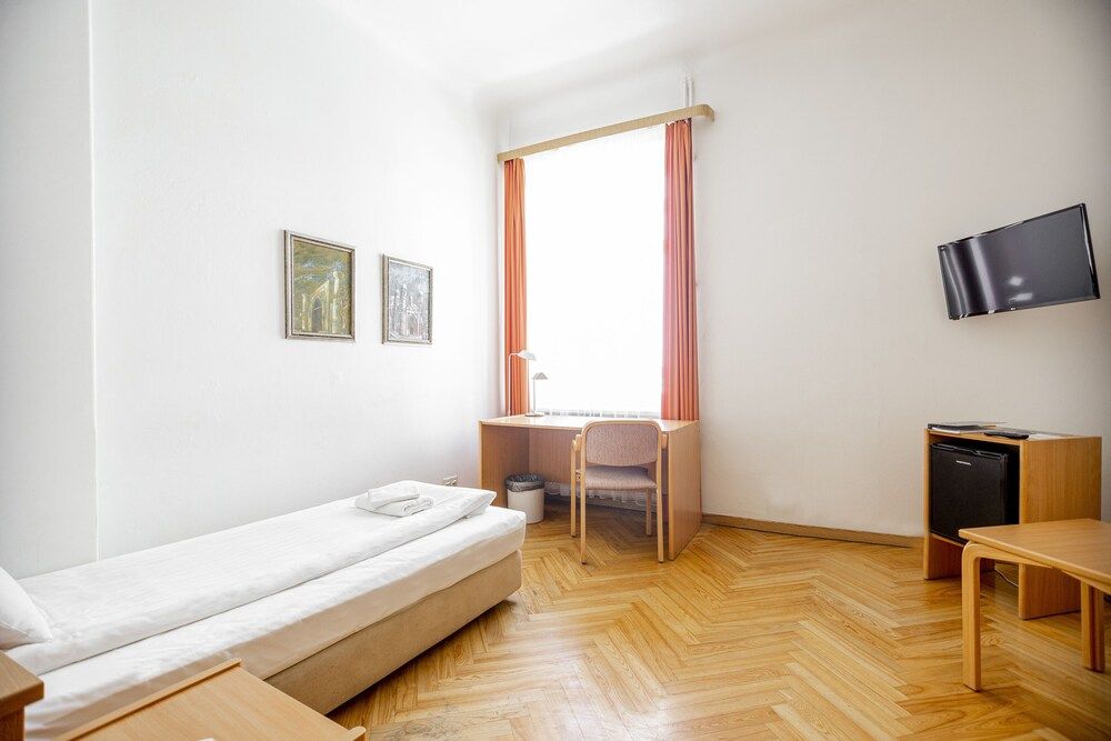Rixwell Konventa Seta Standard Single Room 5