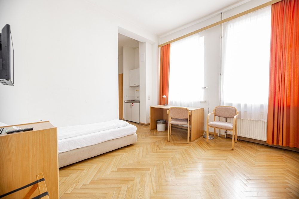 Rixwell Konventa Seta Standard Triple Room 4