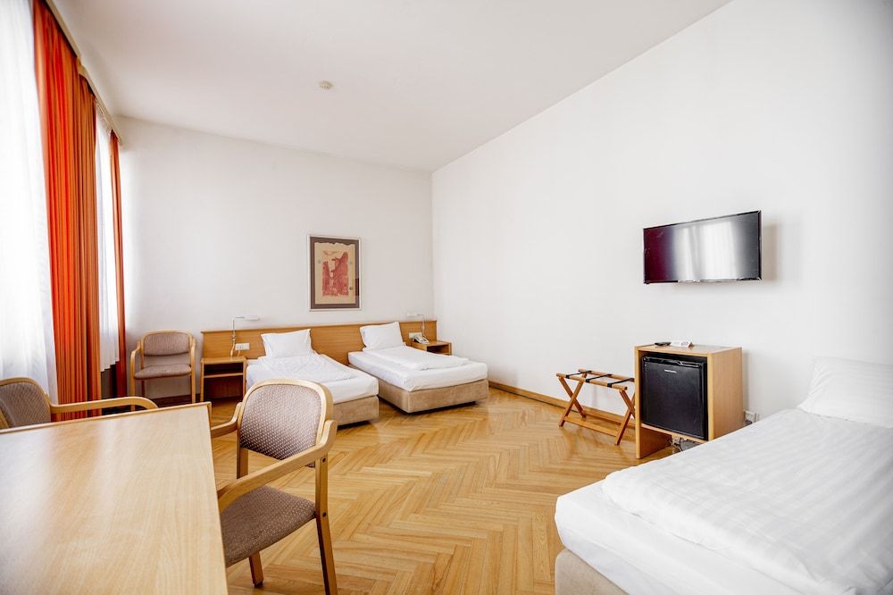 Rixwell Konventa Seta Standard Triple Room 2