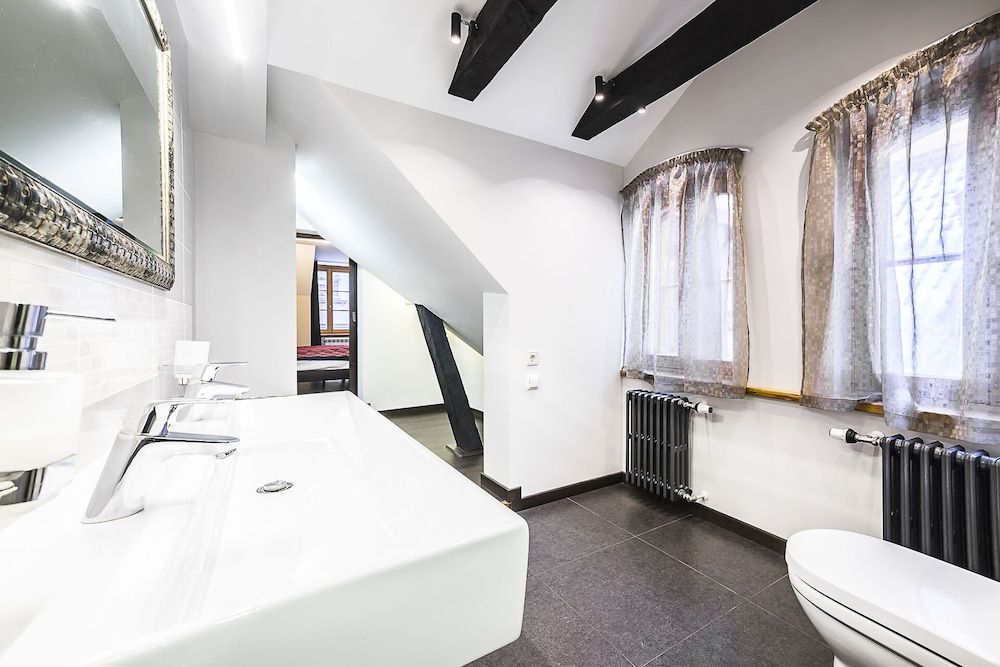 WINWINSTAY Apartments Heart of Old Town Deluxe Apartment 8