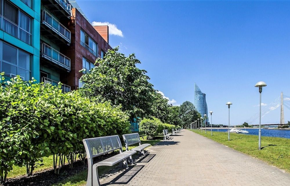 undefined WINWINSTAY Exclusive Apartments by River Daugava 10