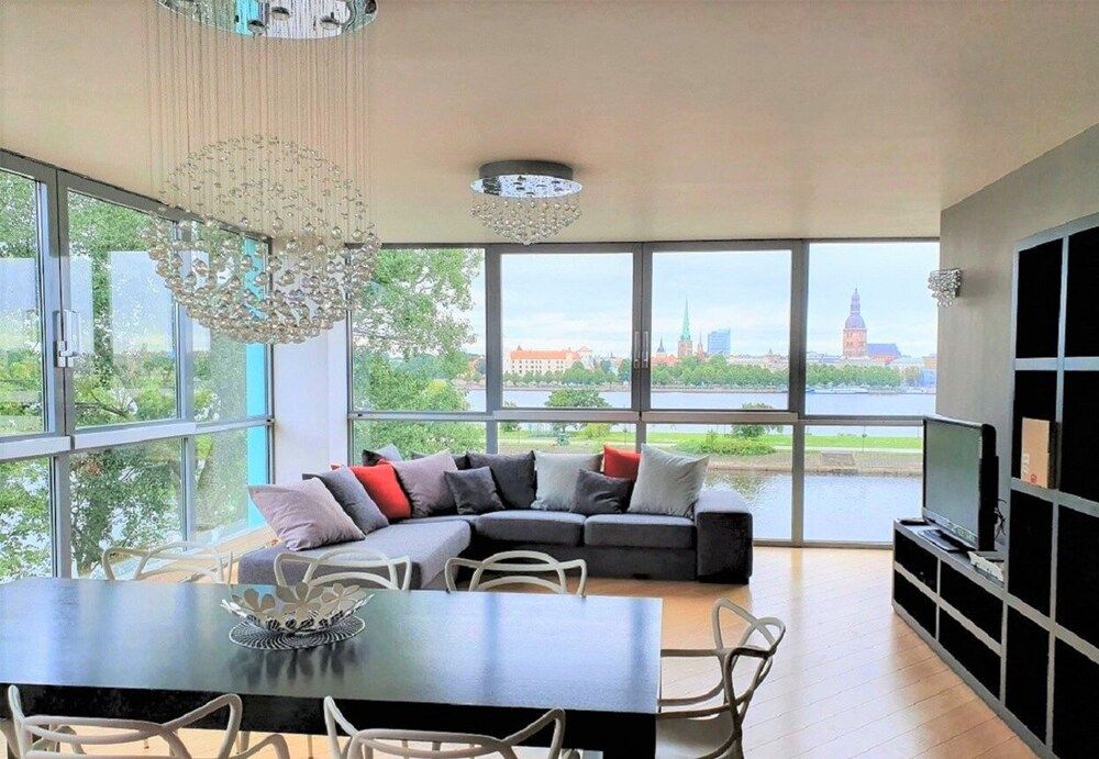 undefined WINWINSTAY Exclusive Apartments by River Daugava 2