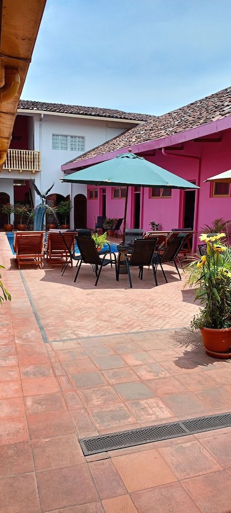 Basic Double Room, 2 Queen Beds, Non Smoking, Poolside