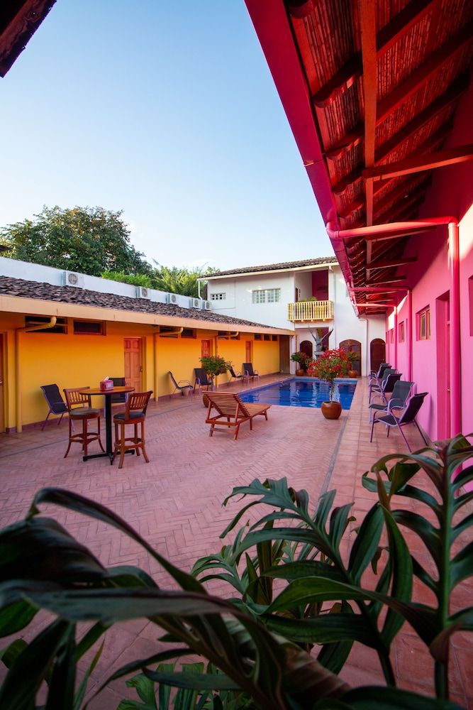 Basic Double Room, 2 Queen Beds, Non Smoking, Poolside