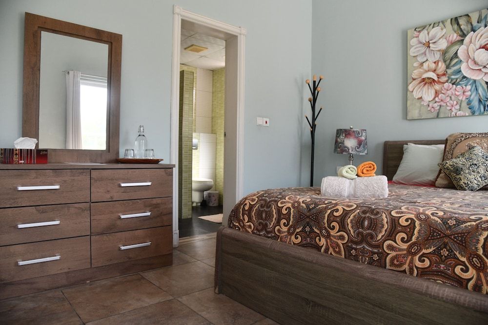 Behlys Boutique Double Room 5