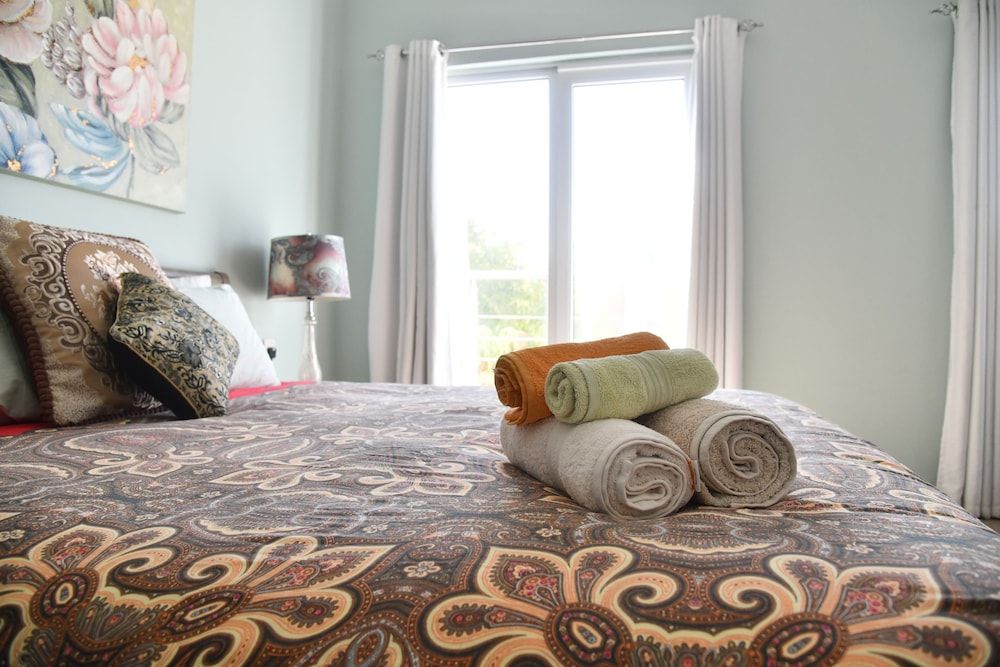 Behlys Boutique Double Room 6