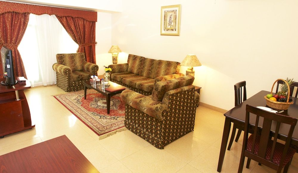 Safeer Plaza Hotel Two Bedroom Suite 3