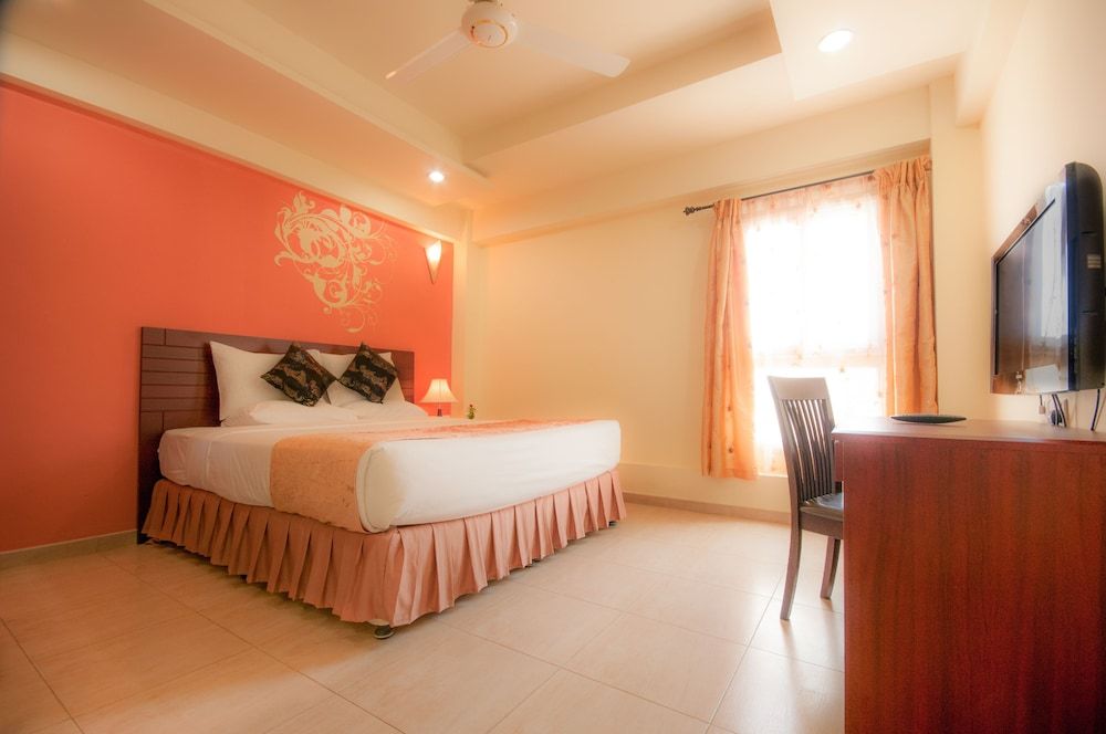 Crystal Suites Family Apartment, 2 Bedrooms, Accessible, Kitchen