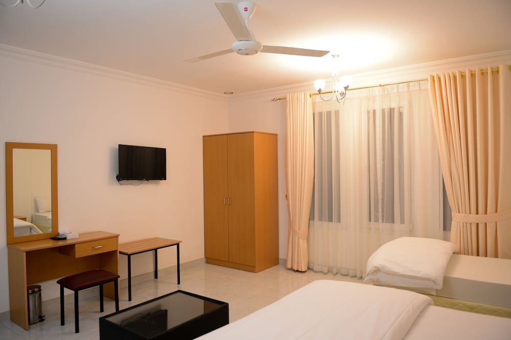 undefined Oasis Hotel Apartments 4