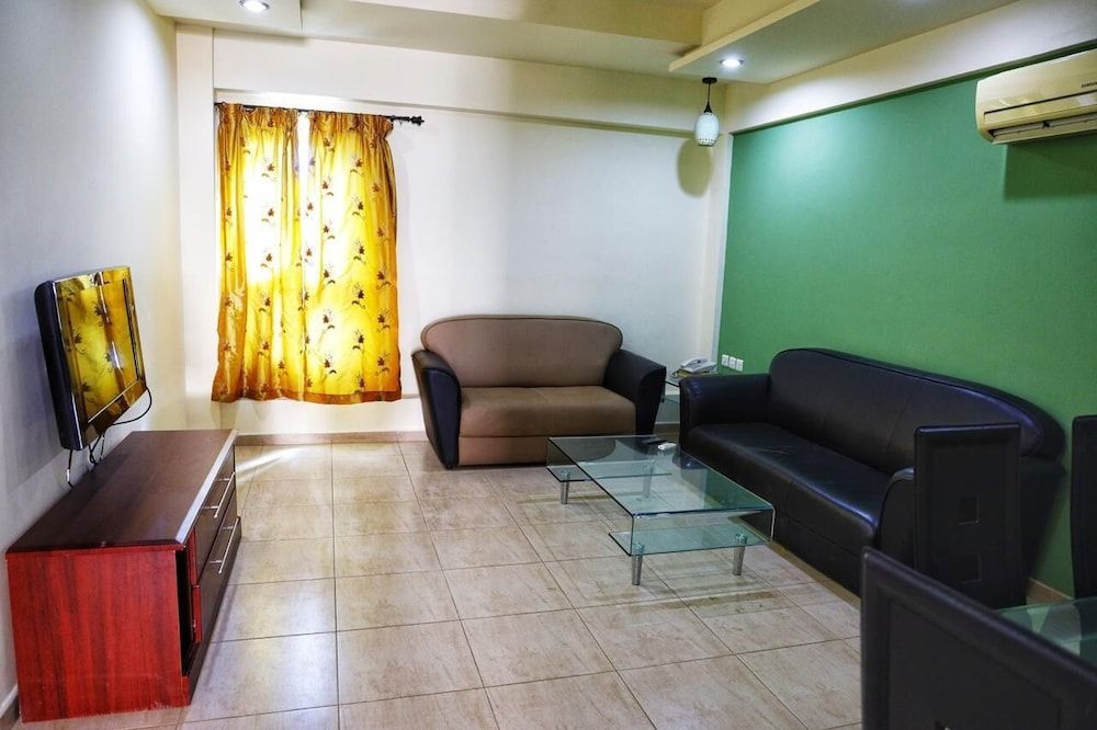 Johny International Hotel