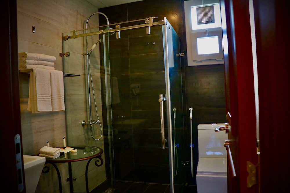 Coastline Resort Suite with Private Pool 6