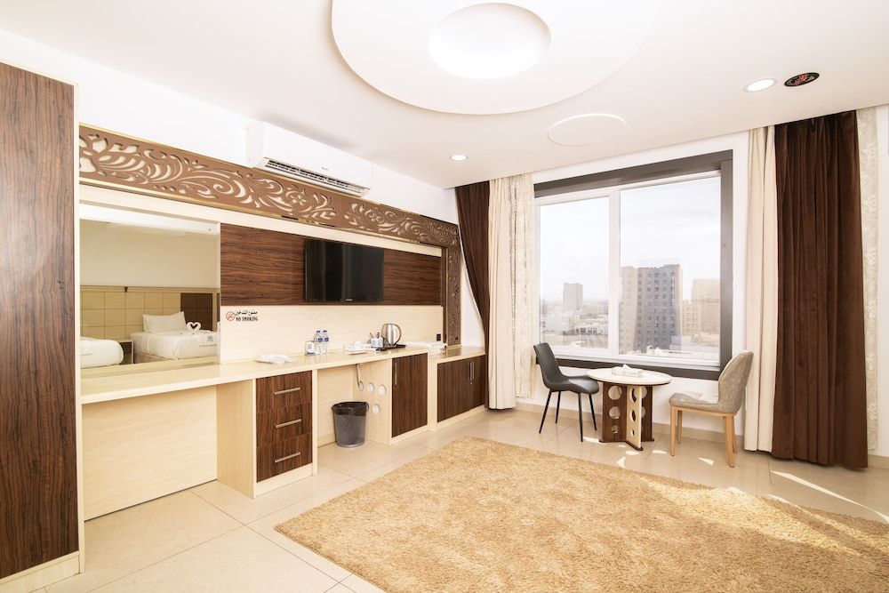 Diamond Star Hotel Economy Double Room, 1 King Bed, City View 25