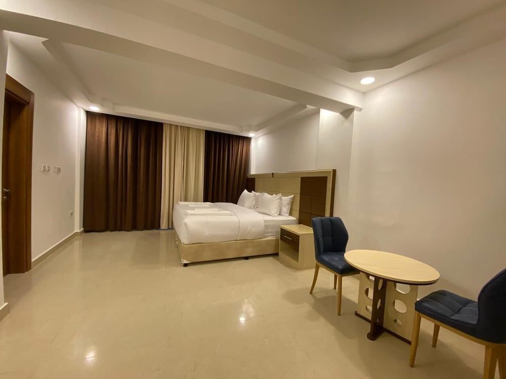 Diamond Star Hotel Economy Double Room, 1 King Bed, City View 2