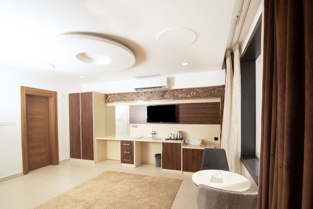 Diamond Star Hotel Economy Double Room, 1 King Bed, City View 20