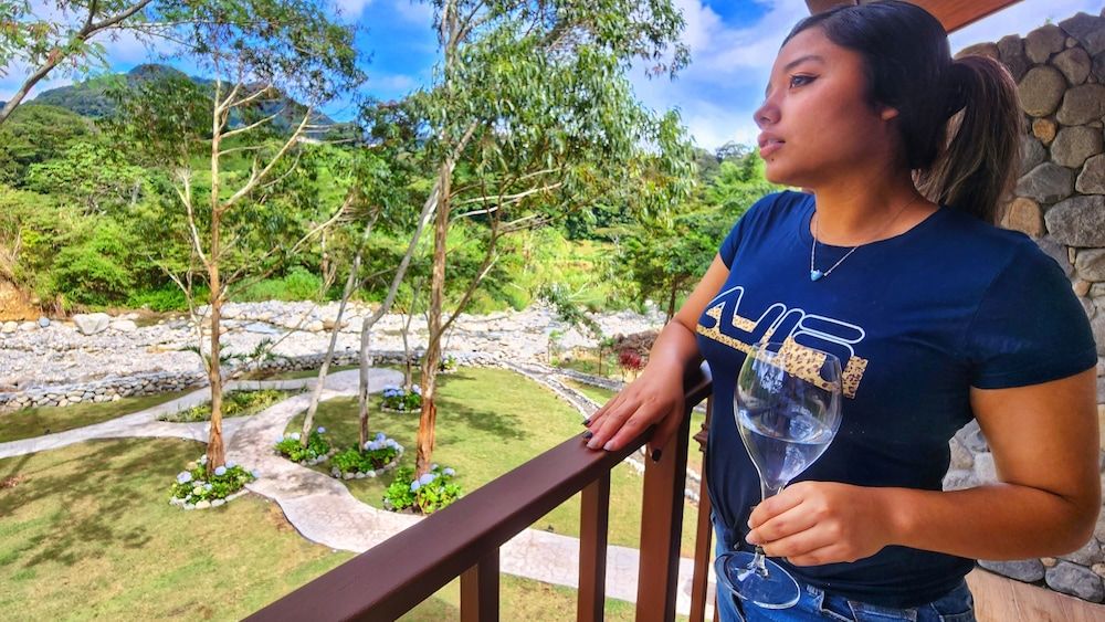 Rio Verde by Villa Alejandro Studio Suite, 1 King Bed, River View, Garden Area 4