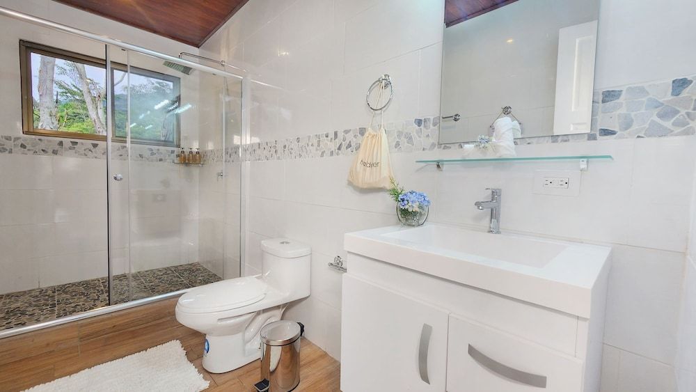 Rio Verde by Villa Alejandro Studio Suite, 1 King Bed, River View, Garden Area 6