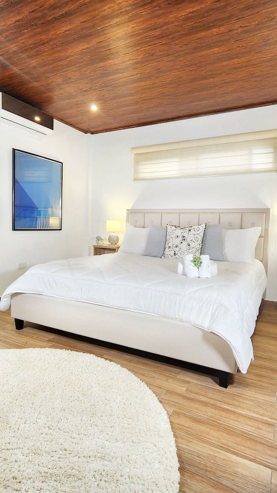 Rio Verde by Villa Alejandro Junior Studio, 1 King Bed, River View, Ground Floor 2