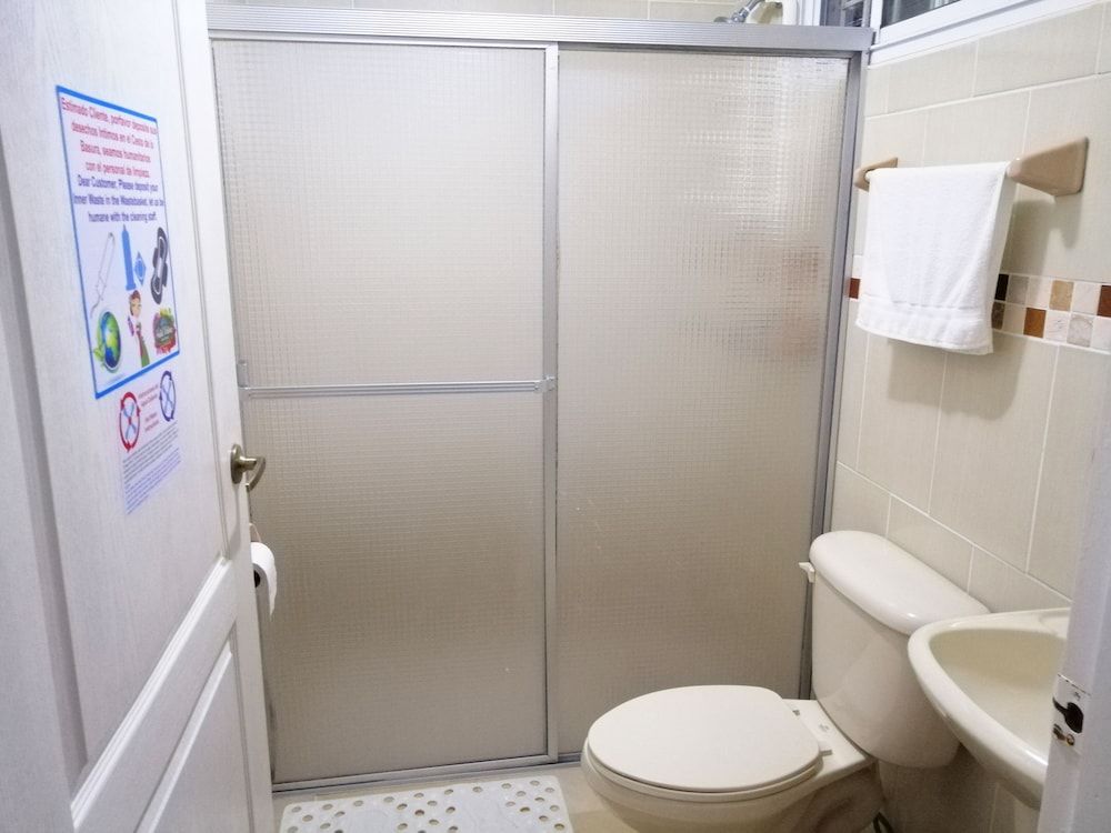 Hostal Victoria Volcán Chiriquí S. A. Comfort Quadruple Room 5