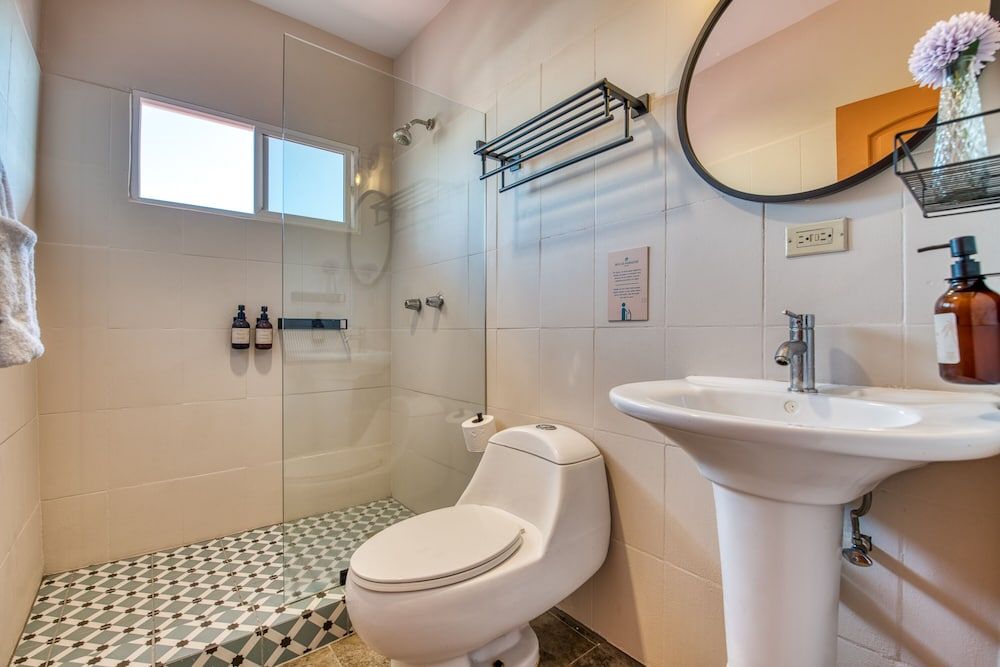 Bocas Paradise Hotel Street view queen suite 5