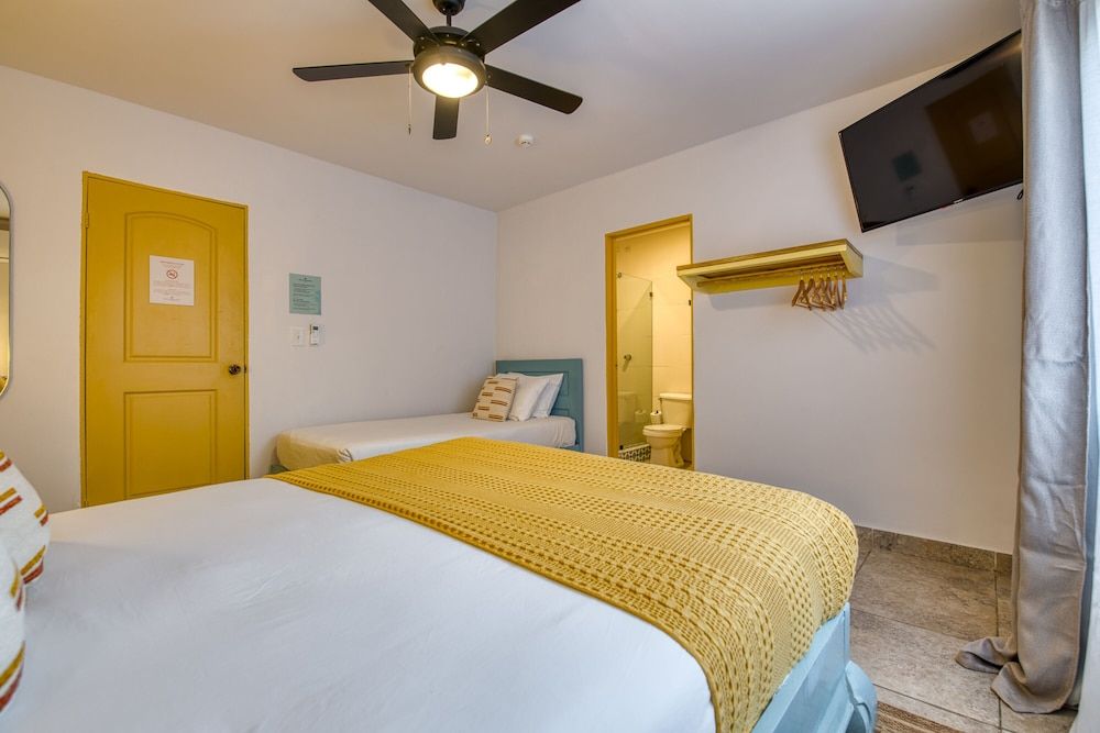 Bocas Paradise Hotel Triple Room 3