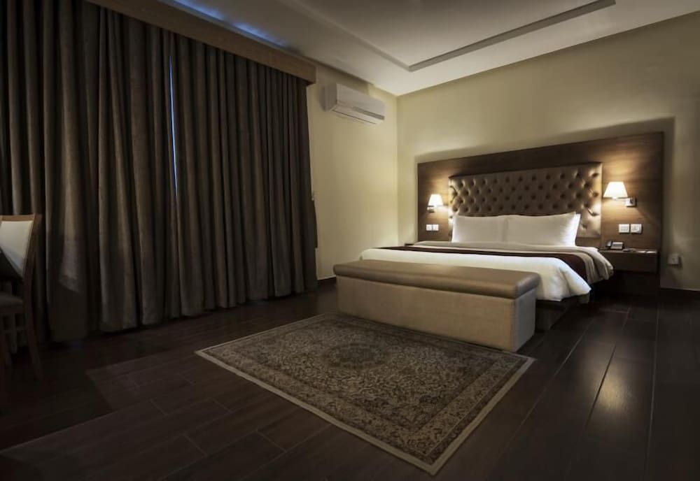 Hotel One Tariq Road Multan Deluxe King 2