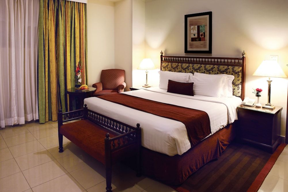 Avari Xpress Islamabad Deluxe Double Room 3