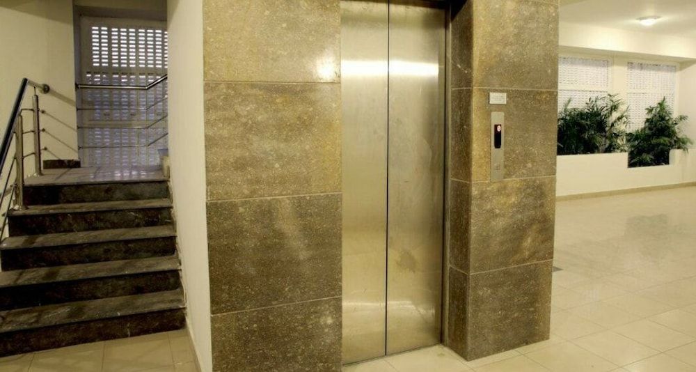 Avari Xpress Islamabad Business Suite 8