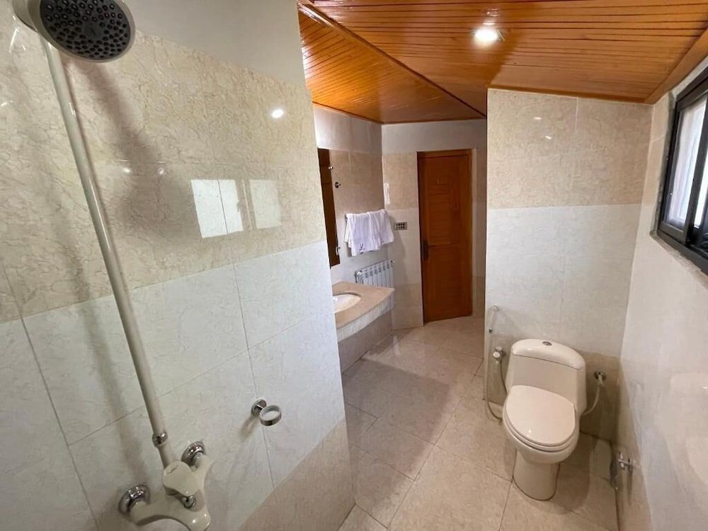 Montaña Villa Murree Deluxe Double Room 8