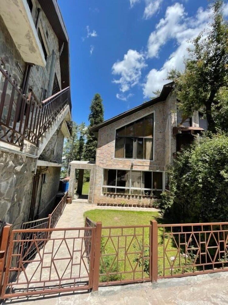 Montaña Villa Murree
