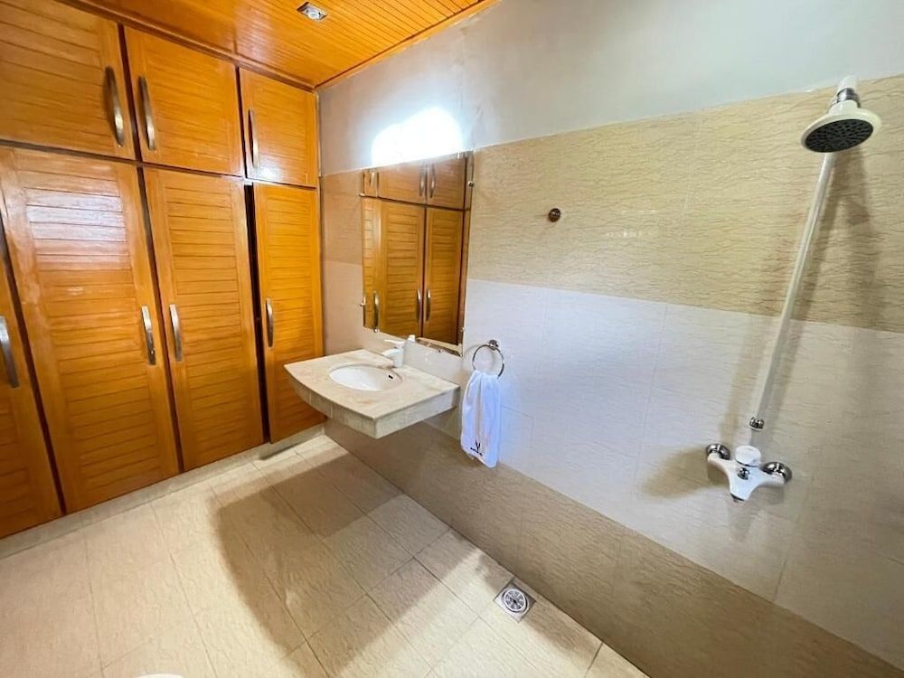 Montaña Villa Murree Deluxe Double Room 6