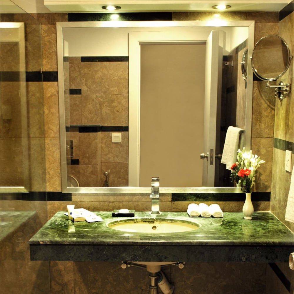 West Inn Deluxe Room 5