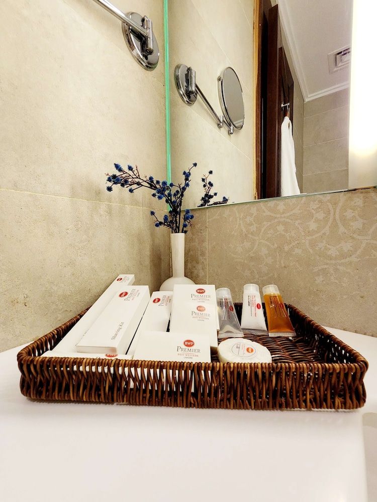 Best Western Premier Hotel Gulberg Lahore Suite, 1 King Bed, Non Smoking, City View (Living Room;Presidential) 4