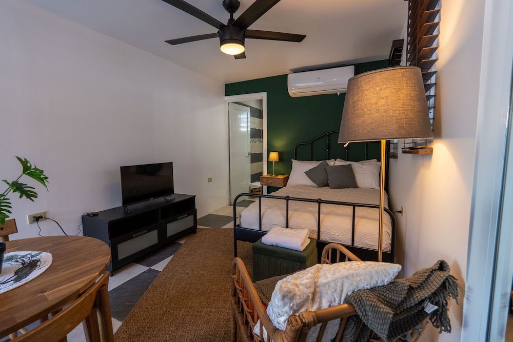 El Flamingo Beach Club Economy Studio