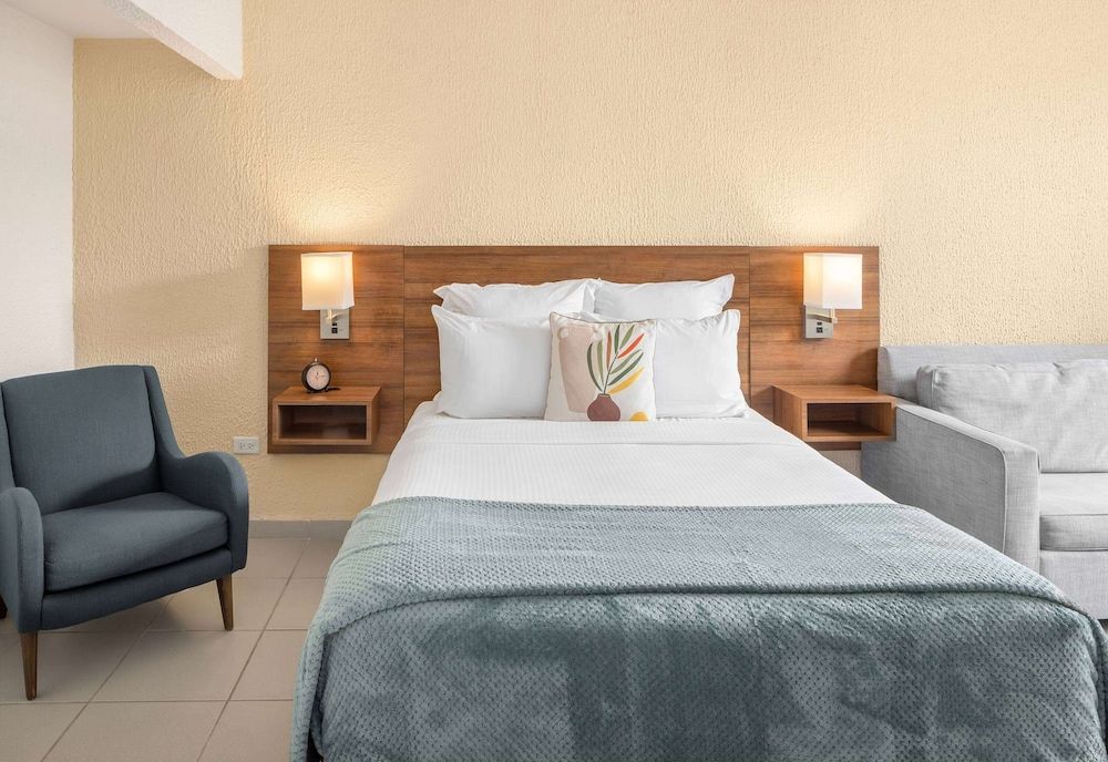 Family Suite, Multiple Beds, Non Smoking, Garden View (Playa Collection)