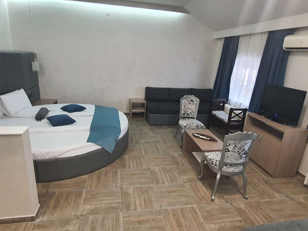 Basic Triple Room